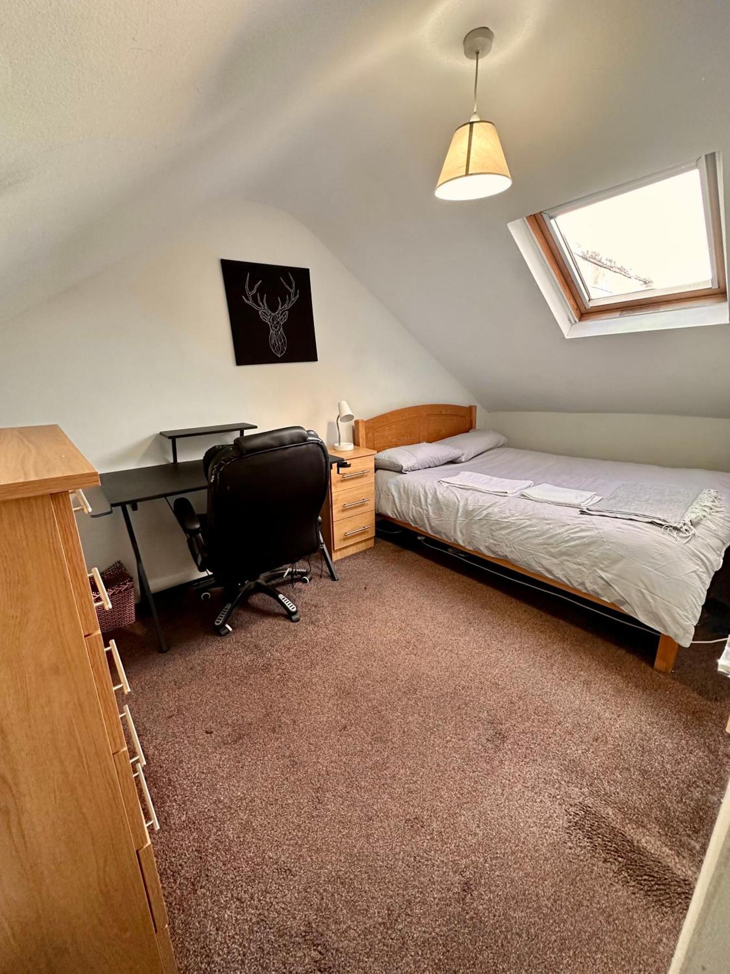 Spacious Room In Dublin Exterior photo
