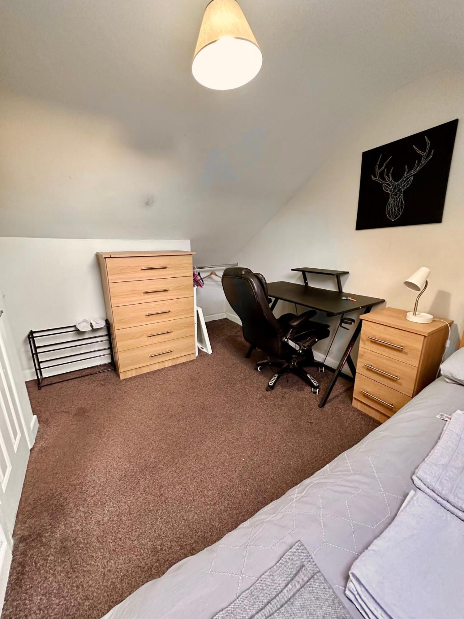 Spacious Room In Dublin Exterior photo