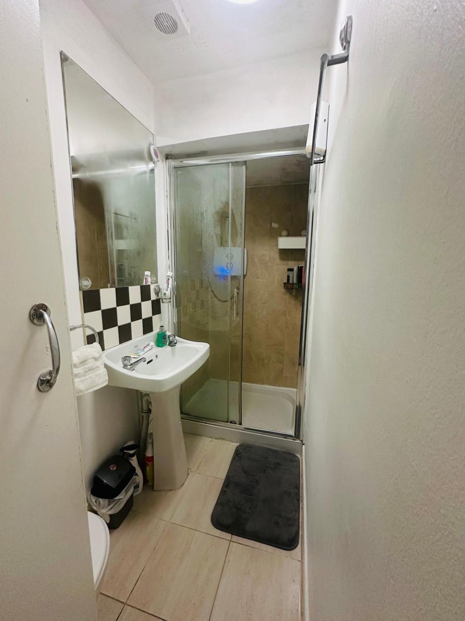 Spacious Room In Dublin Exterior photo